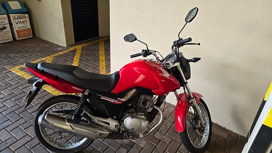 Motocicleta se encontrava com as chaves; foi apreendida 